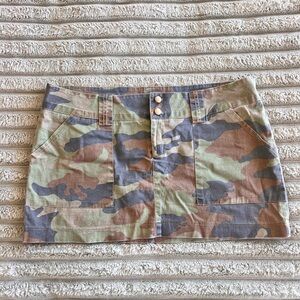 SOLD Vintage Y2K Cargo Mini Skirt- Size 14/XL